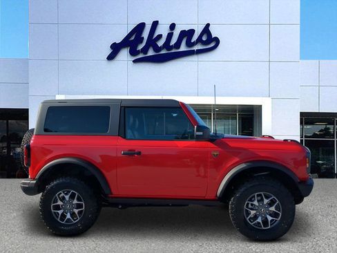 Certified 2023 Ford Bronco Badlands image 1