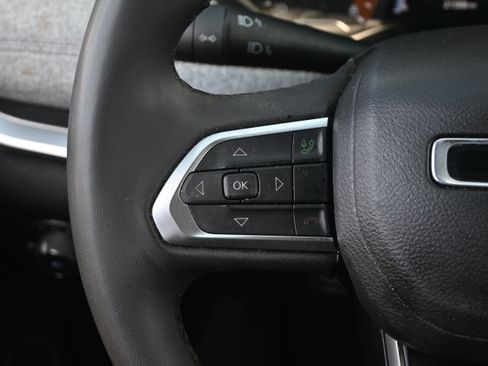 Used 2024 Jeep Compass Latitude AWD/4WD image 17