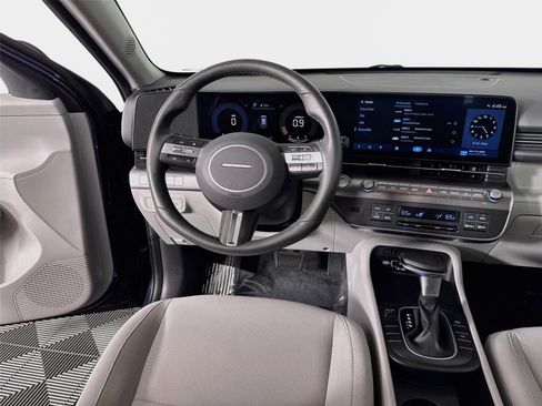 Used 2025 Hyundai Kona SEL FWD image 22