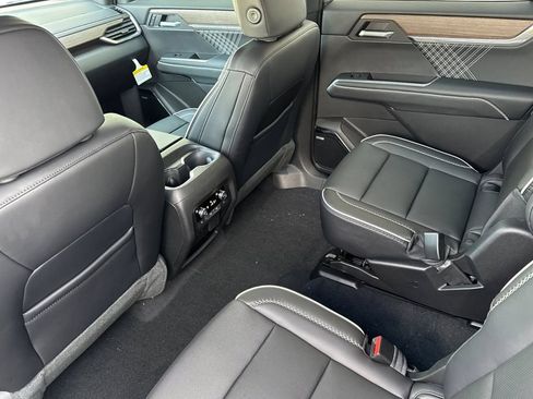 New 2026 GMC Acadia Denali w/ Super Cruise Package AWD/4WD image 9