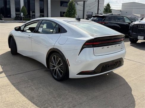 Used 2025 Toyota Prius Limited w/ Limited Premium Package image 7