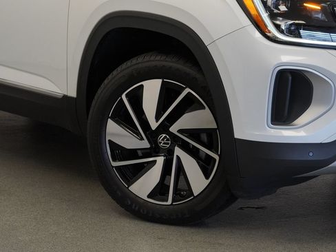 Used 2024 Volkswagen Atlas SEL AWD/4WD image 9