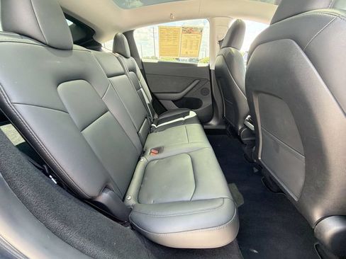 Used 2024 Tesla Model Y Long Range AWD/4WD image 13