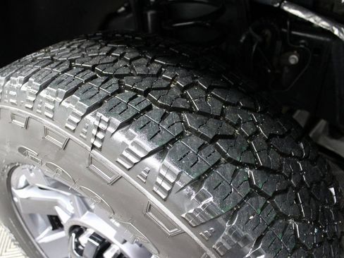 Used 2024 Ford F250 Lariat w/ Lariat Ultimate Package image 7