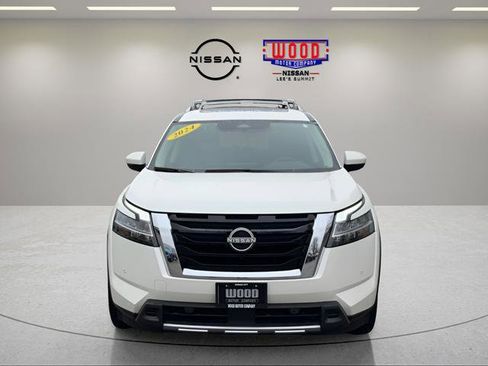 Used 2024 Nissan Pathfinder Platinum w/ Cargo Package image 3