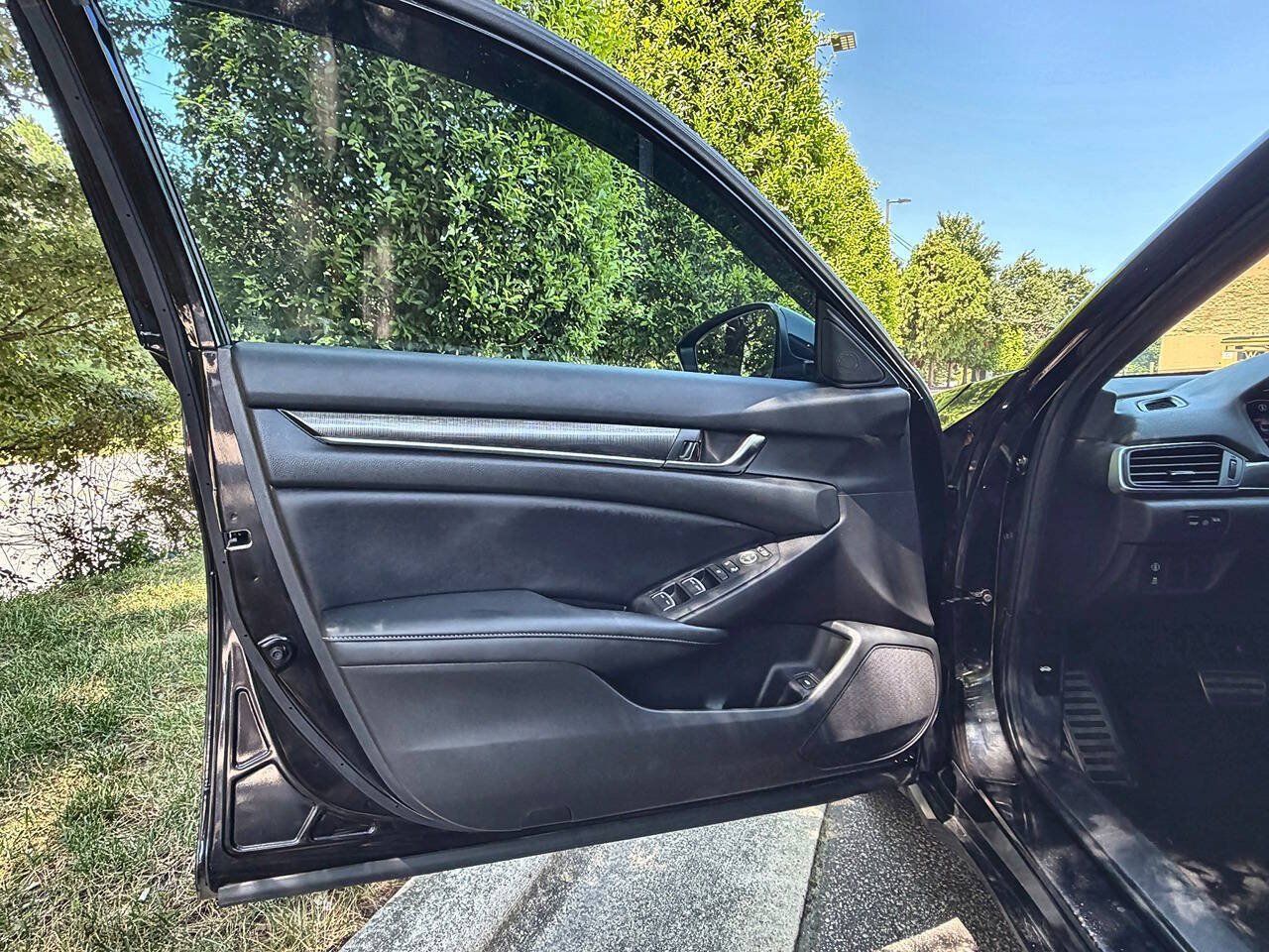 Used 2022 Honda Accord Sport image 18