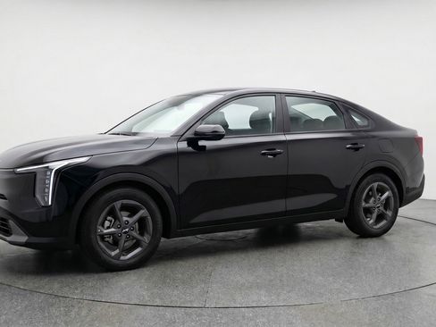 Used 2025 Kia K4 LXS image 3