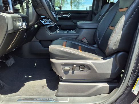 Used 2024 GMC Sierra 2500 AT4 w/ Technology Package AWD/4WD image 22