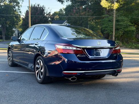 Used 2017 Honda Accord EX-L image 4
