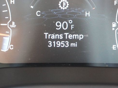 Used 2023 Jeep Compass Latitude image 10