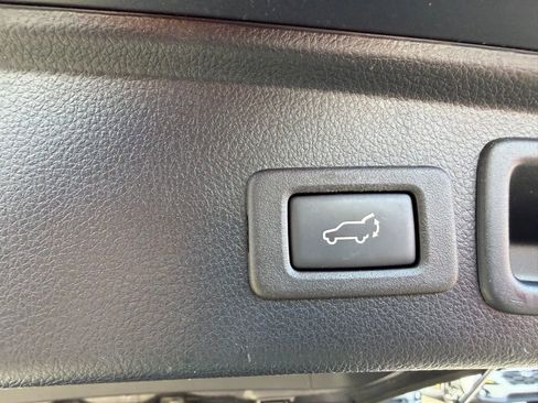 Used 2016 Subaru Forester 2.5i Limited image 8