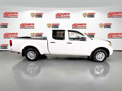 Used 2020 Nissan Frontier SV image 18