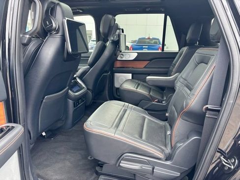 Used 2023 Lincoln Navigator L Black Label AWD/4WD image 17