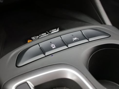 Used 2025 Buick Envista Preferred w/ Convenience II Package FWD image 18