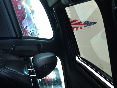 Used 2021 BMW 330i xDrive Sedan w/ M Sport Package image 18