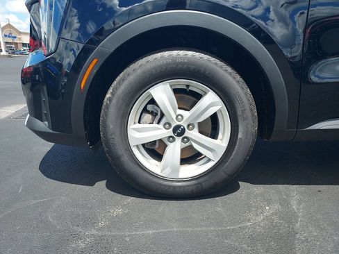 Used 2026 Kia Sorento LX FWD image 10