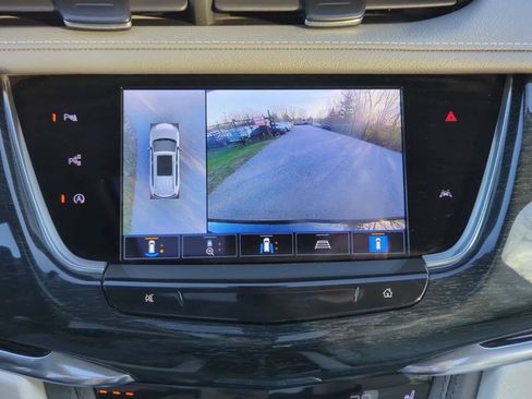 Used 2023 Cadillac XT6 Premium Luxury w/ Technology Package AWD/4WD image 16