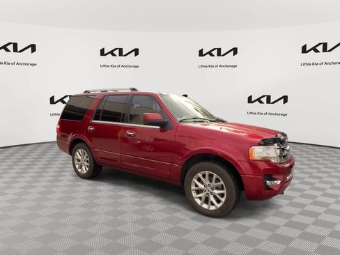 Used 2017 Ford Expedition Limited w/ Equipment Group 301A AWD/4WD image 2