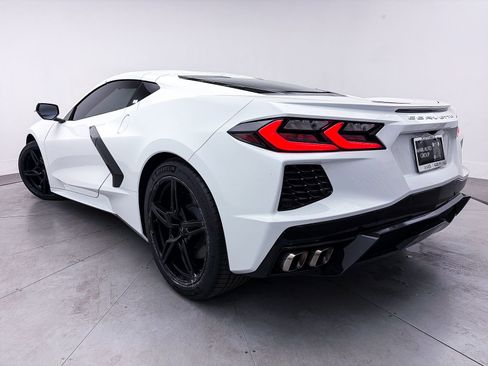 Used 2021 Chevrolet Corvette Stingray Coupe w/ Engine Appearance Package RWD image 3