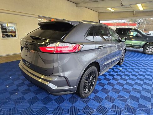 Used 2022 Ford Edge SE w/ Black Appearance Package image 6
