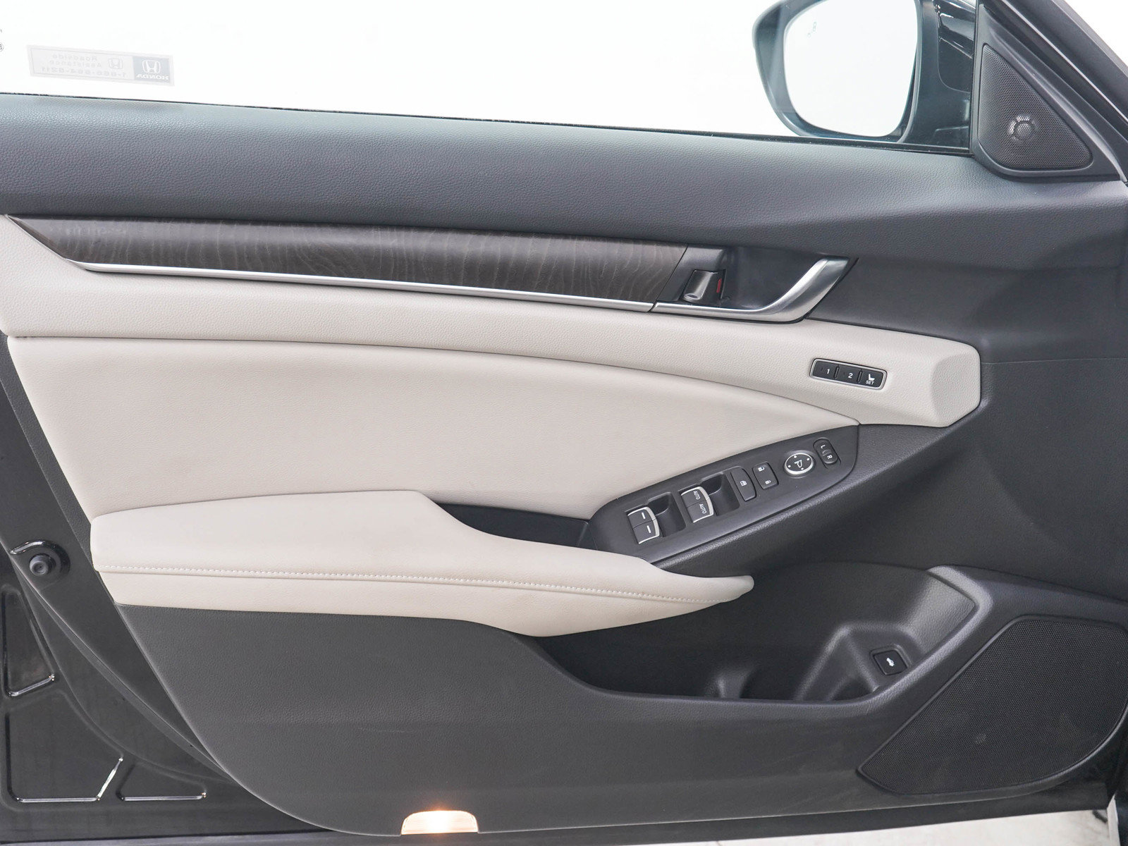 Used 2018 Honda Accord EX-L image 18