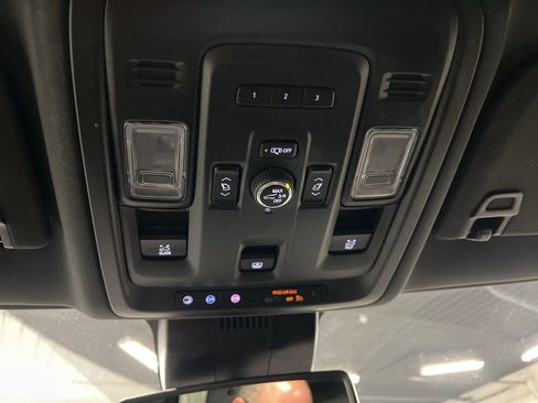 Certified 2024 Chevrolet Tahoe Z71 w/ Luxury Package image 24