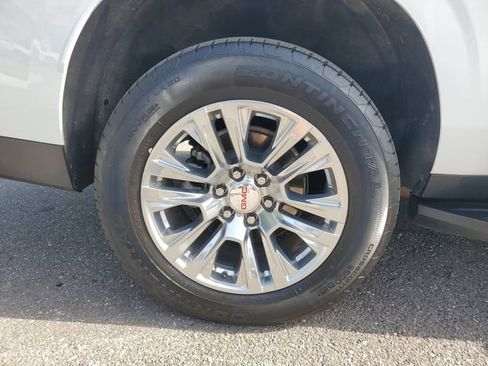 Used 2025 GMC Yukon XL Denali AWD/4WD image 5
