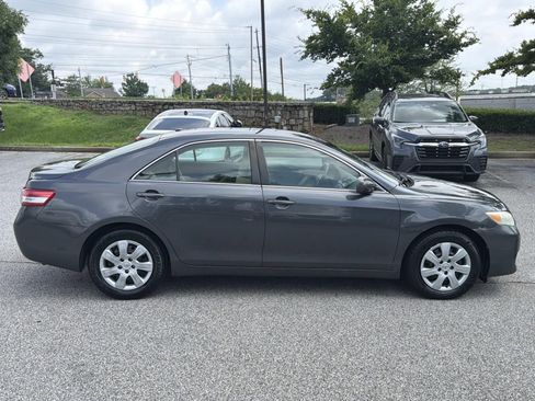 Used 2010 Toyota Camry LE FWD image 8