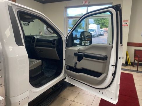 Used 2017 Ford F250 XL RWD image 13