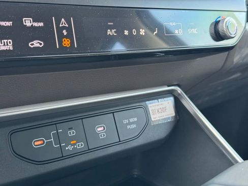 New 2026 Kia Carnival image 21