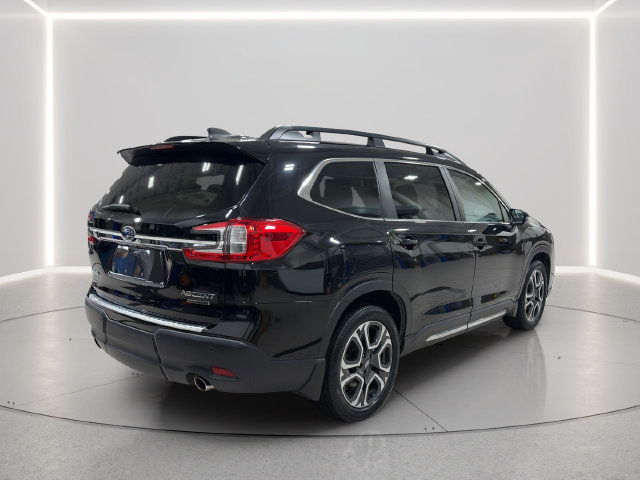 Used 2023 Subaru Ascent Limited AWD/4WD image 5