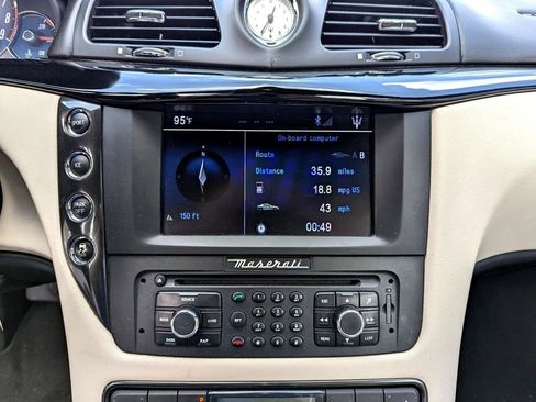 Used 2013 Maserati GranTurismo Convertible image 20