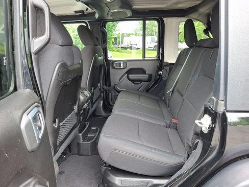 Used 2024 Jeep Wrangler Unlimited Rubicon 4xe AWD/4WD image 10
