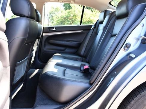 Used 2013 INFINITI G37 x Sedan w/ Premium Pkg AWD/4WD image 19