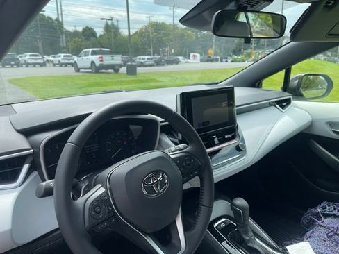 Used 2026 Toyota Corolla SE FWD image 12