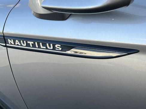Used 2019 Lincoln Nautilus Reserve image 9