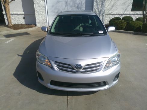 Used 2013 Toyota Corolla LE image 7