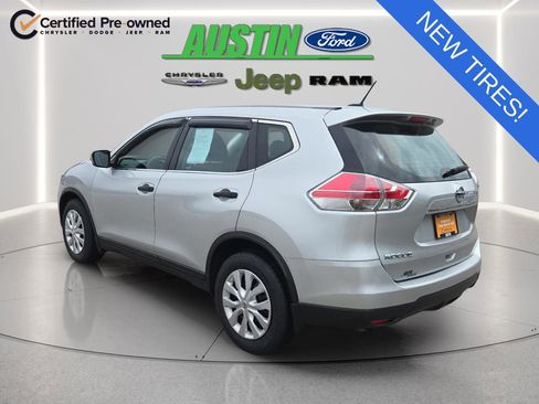 Used 2016 Nissan Rogue S FWD image 3