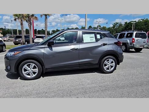 New 2025 Nissan Kicks Play S image 25