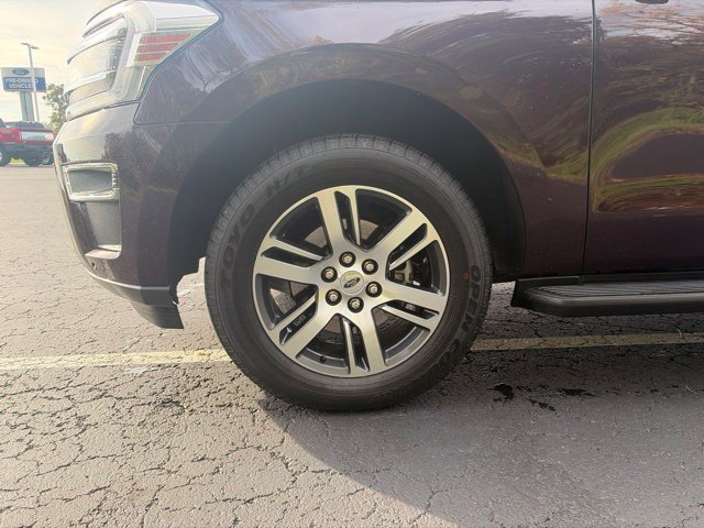 Used 2024 Ford Expedition Max Limited AWD/4WD image 4