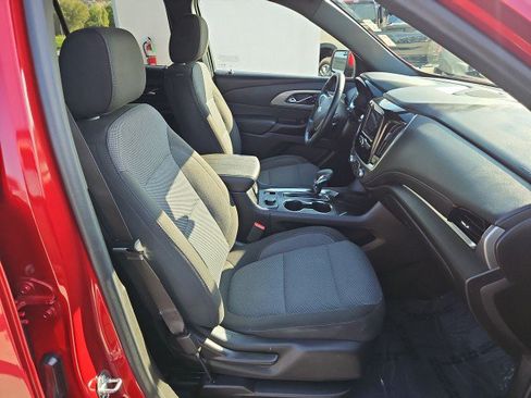 Used 2023 Chevrolet Traverse LT w/ LPO, Cargo Package FWD image 27
