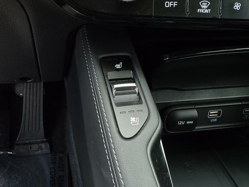 Certified 2023 Kia Telluride EX w/ EX Captain's Chair Package FWD image 29