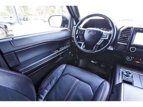 Used 2021 Ford Expedition Limited image 12