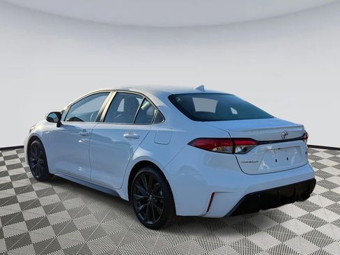 Used 2025 Toyota Corolla SE image 4