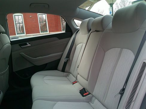 Used 2017 Hyundai Sonata Plug-IN Hybrid image 30