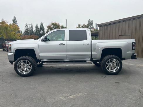 Used 2018 Chevrolet Silverado 1500 LT w/ All Star Edition image 4