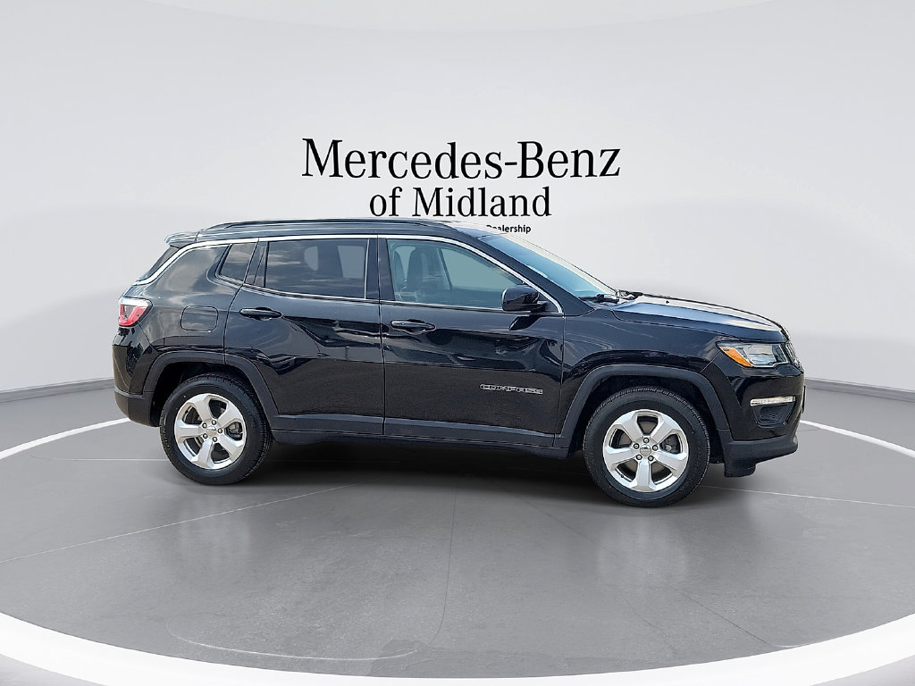 Used 2018 Jeep Compass Latitude FWD image 9