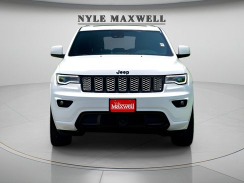 Used 2020 Jeep Grand Cherokee Altitude RWD image 5