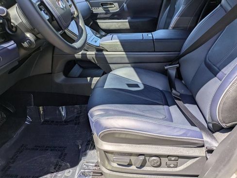 Certified 2026 INFINITI QX80 4WD w/ Sport Exterior Package image 12