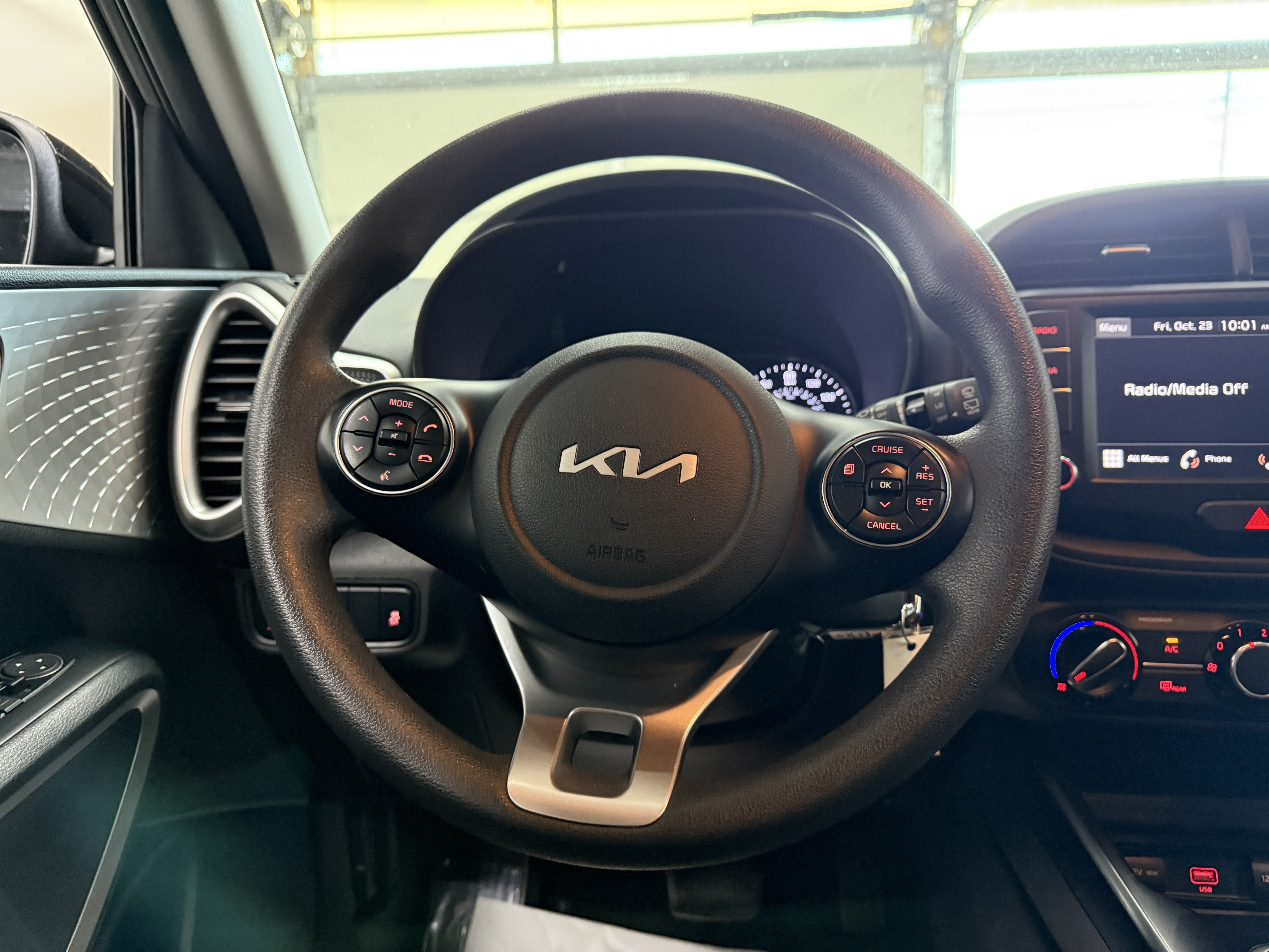 Used 2022 Kia Soul LX FWD image 13